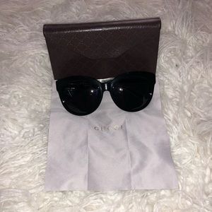 🔥Gucci authentic sunglasses case and cloth only